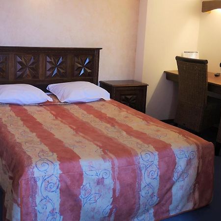 Hotel Les Peyrieres Olemps 외부 사진