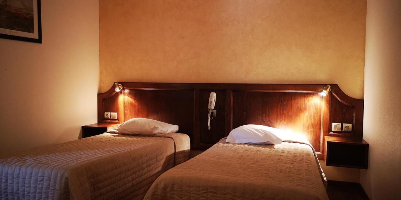 Hotel Les Peyrieres Olemps 외부 사진