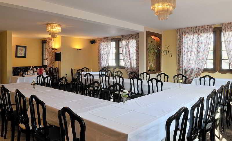 Hotel Les Peyrieres Olemps 외부 사진