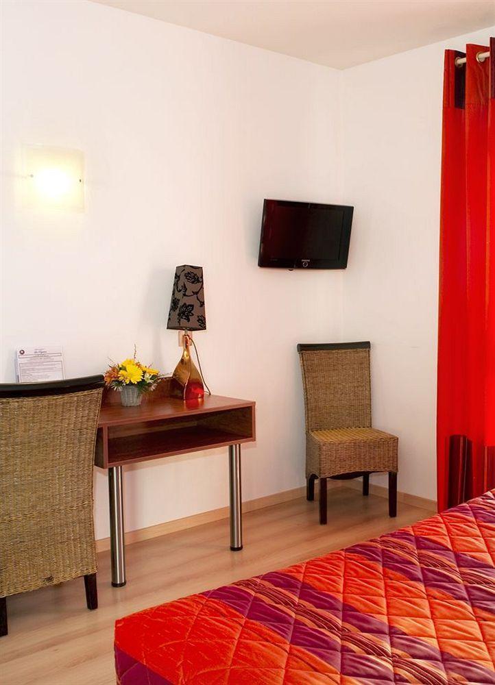 Hotel Les Peyrieres Olemps 외부 사진