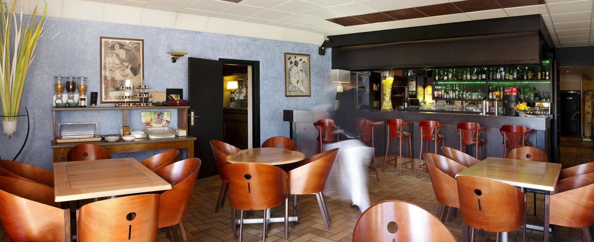 Hotel Les Peyrieres Olemps 외부 사진