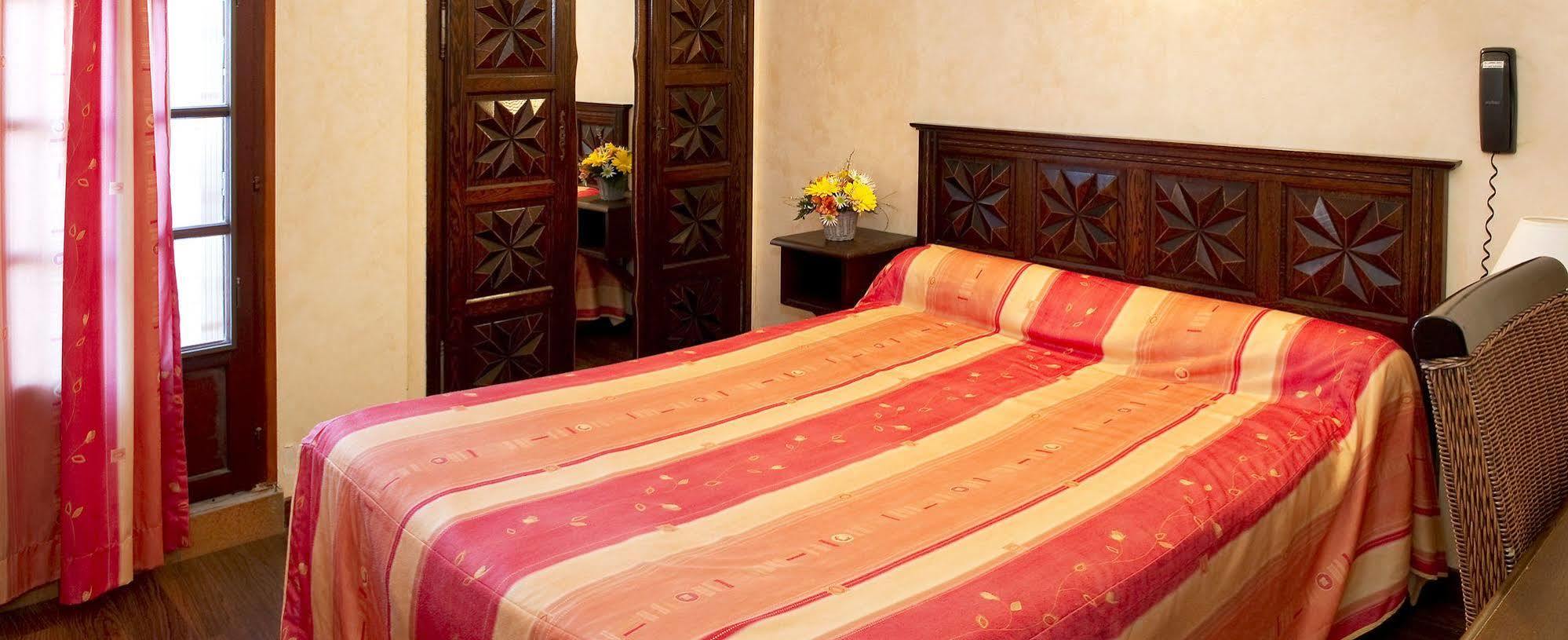 Hotel Les Peyrieres Olemps 외부 사진