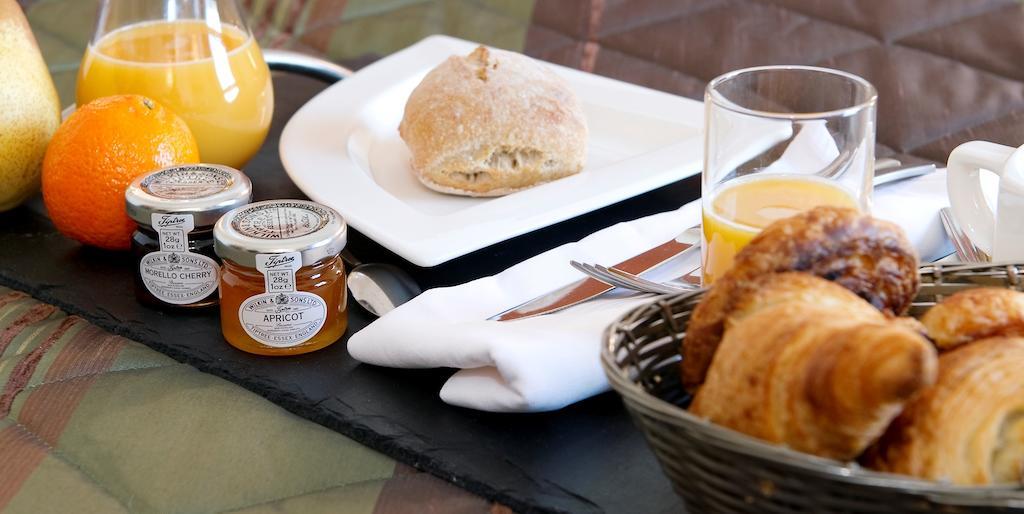 Hotel Les Peyrieres Olemps 외부 사진